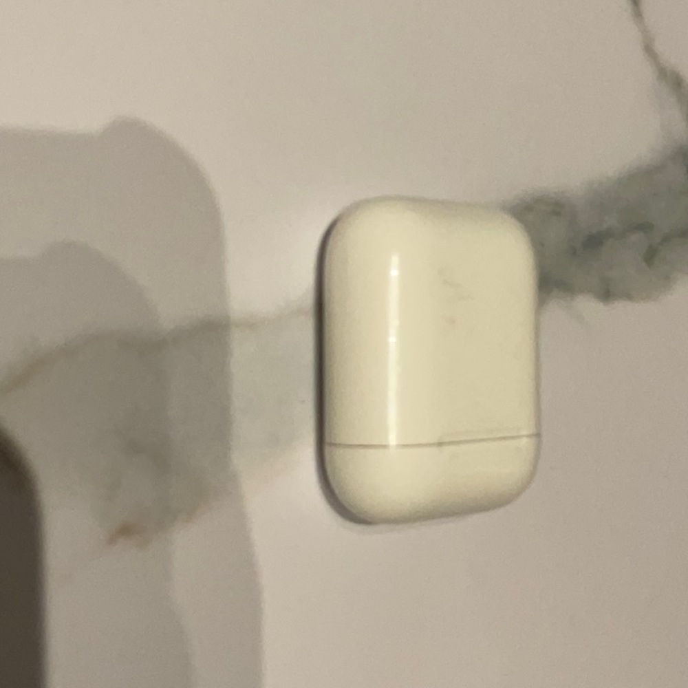 AirPods Generation 1 Charging Case (ONLY)